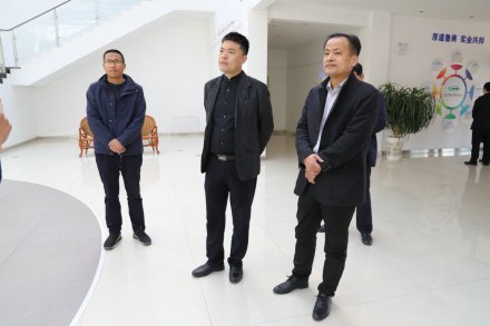 墾利區(qū)委常委、副區(qū)長(zhǎng)宋晉民到萬(wàn)得福調(diào)研